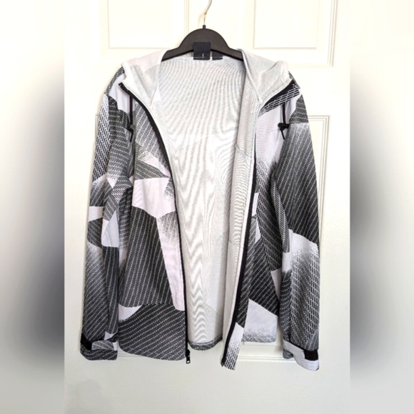 Armani Exchange Men's Retro Geometric Pattern Hooded Jacket/Sweatshirt - Picture 1 of 8